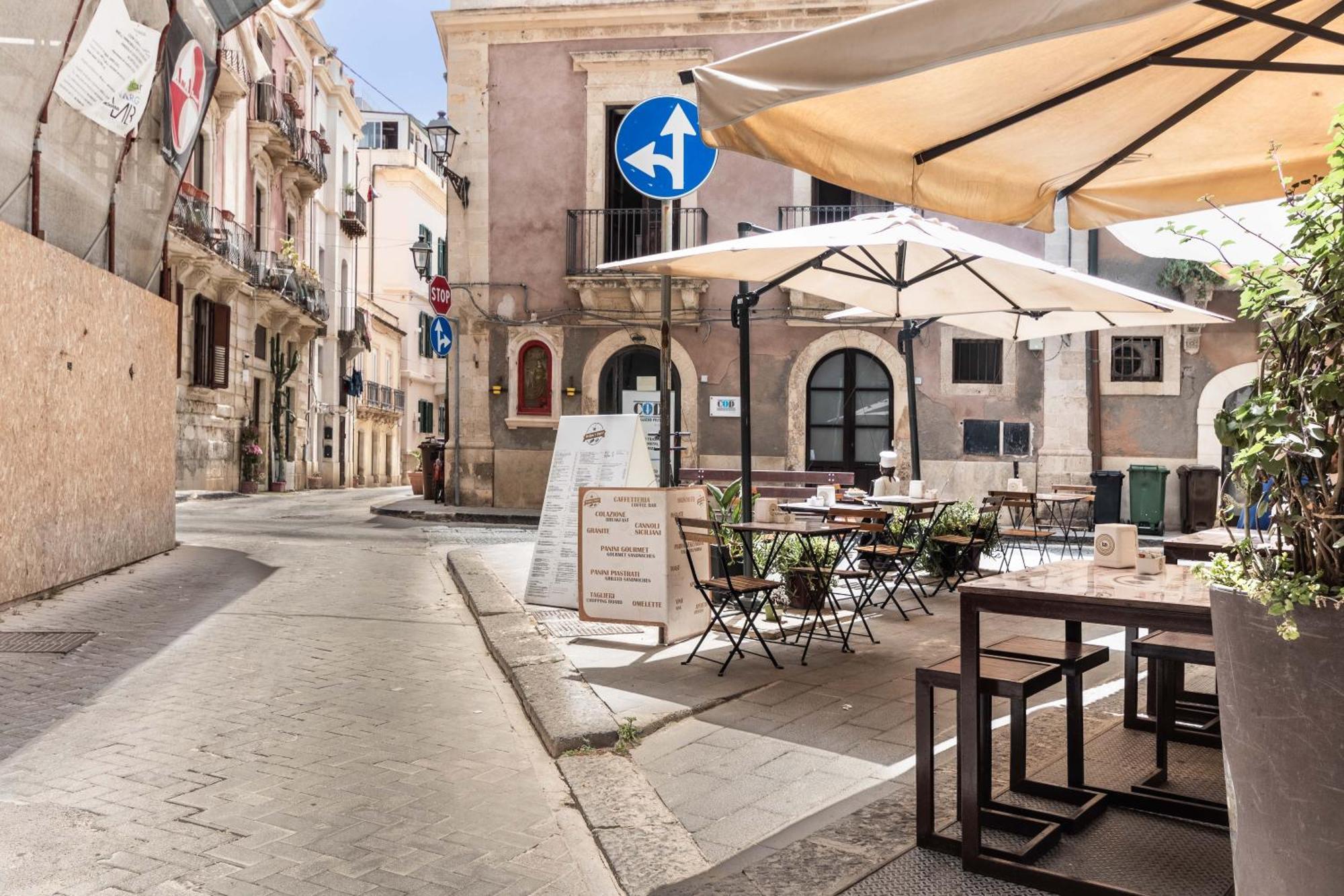 Fronte Mare Apartments & City Views Сиракузы Экстерьер фото
