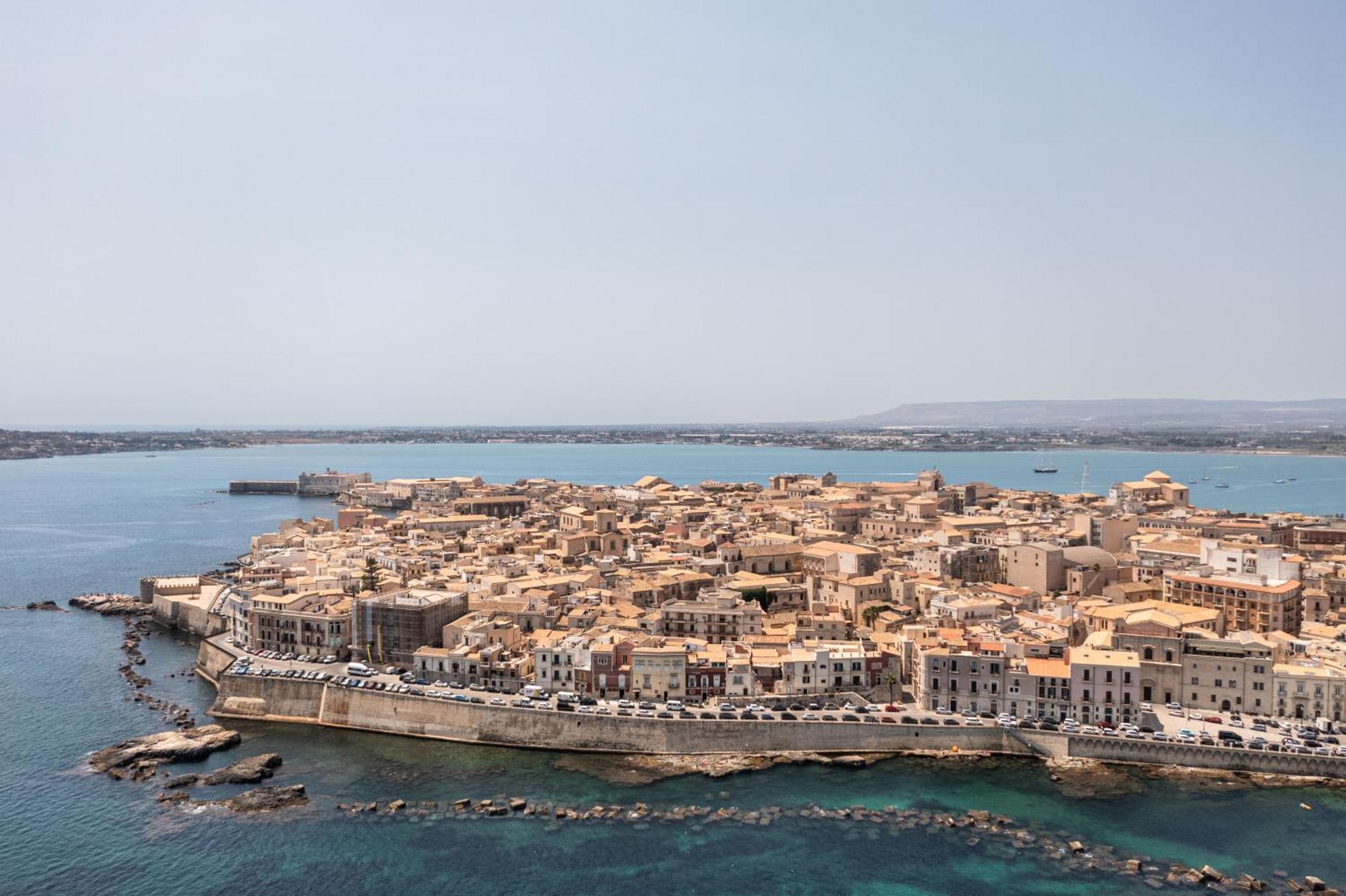 Fronte Mare Apartments & City Views Сиракузы Экстерьер фото